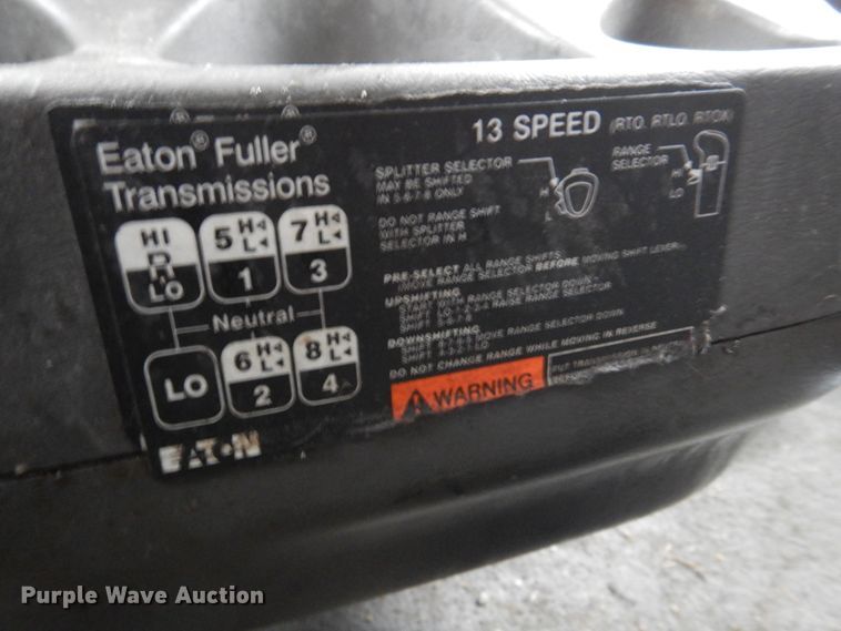 image for item DH8222 2009 International ProStar  semi truck