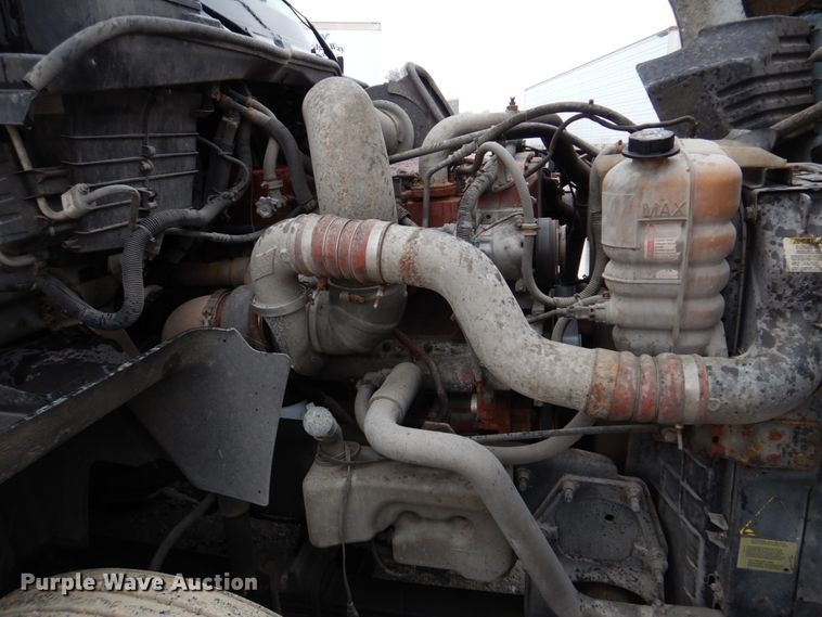 image for item DH8222 2009 International ProStar  semi truck