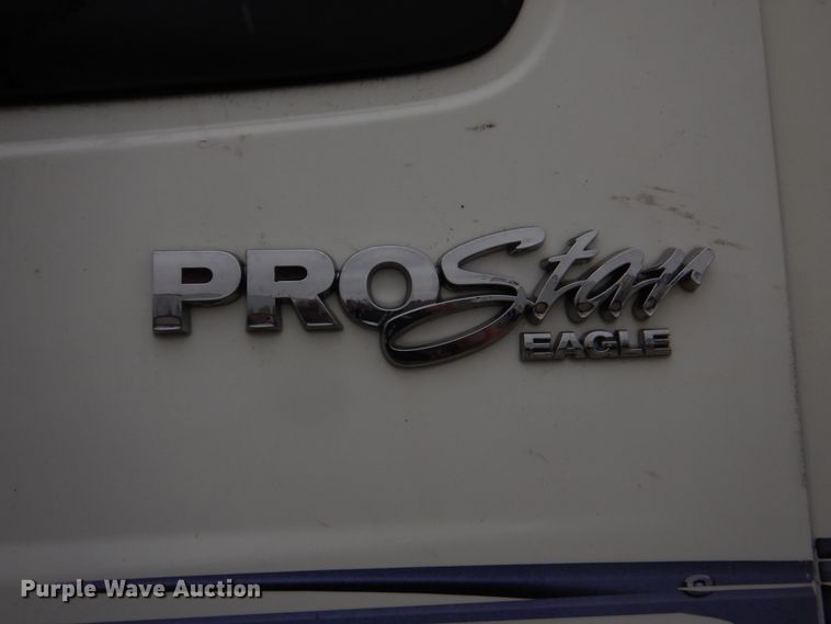 image for item DH8222 2009 International ProStar  semi truck