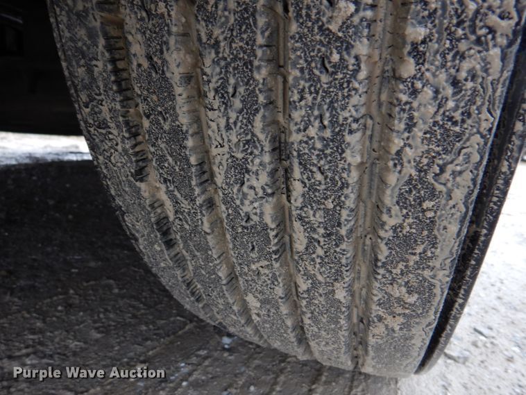 image for item DH8222 2009 International ProStar  semi truck