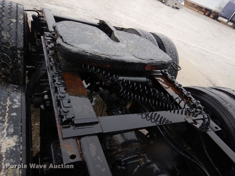 image for item DH8223 2015 Freightliner Cascadia  semi truck