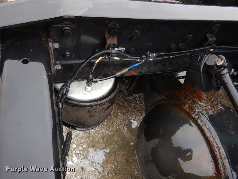 image for item DH8223 2015 Freightliner Cascadia  semi truck