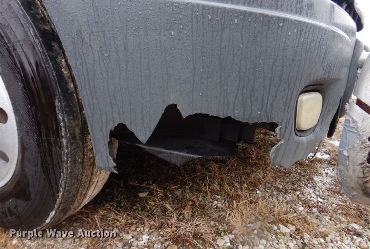 image for item DH8223 2015 Freightliner Cascadia  semi truck