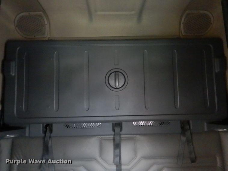 image for item DH8223 2015 Freightliner Cascadia  semi truck