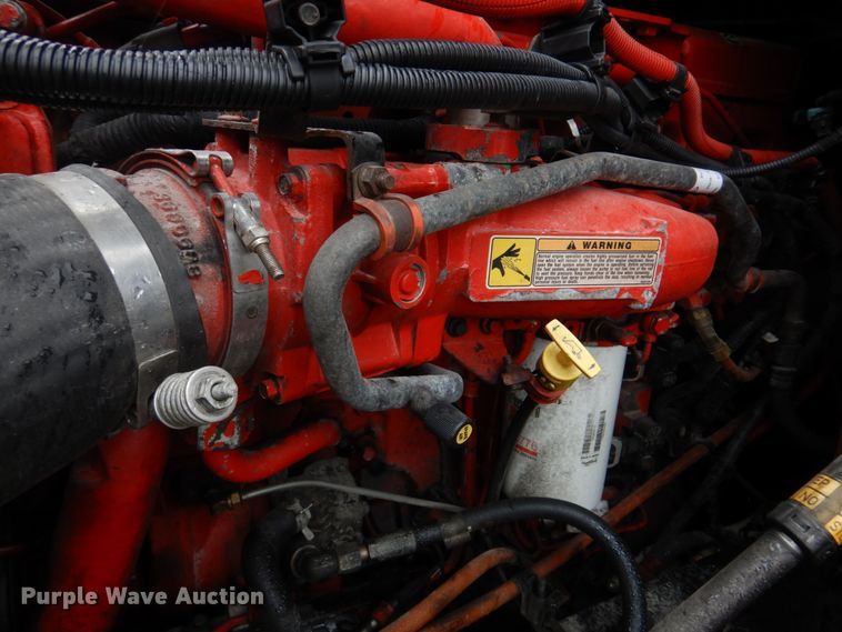 image for item DH8223 2015 Freightliner Cascadia  semi truck