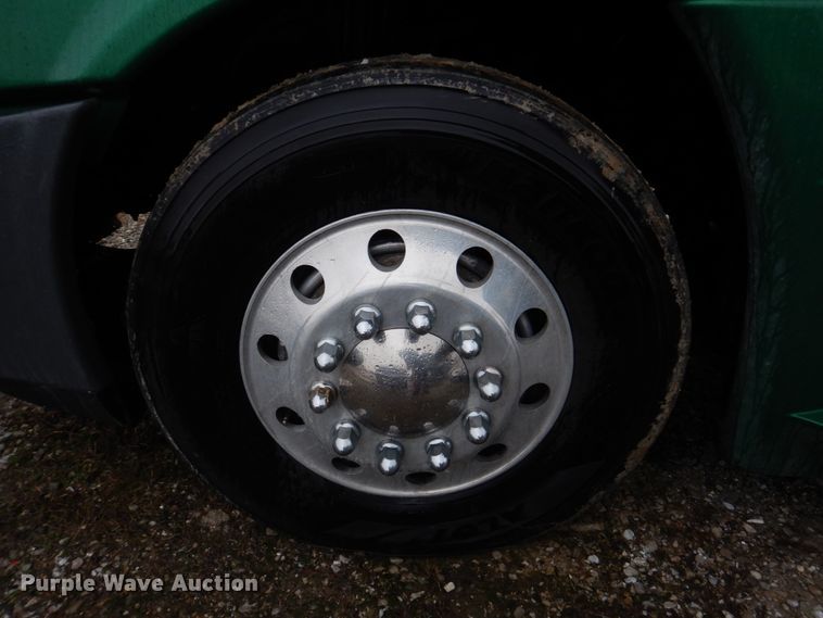 image for item DH8223 2015 Freightliner Cascadia  semi truck