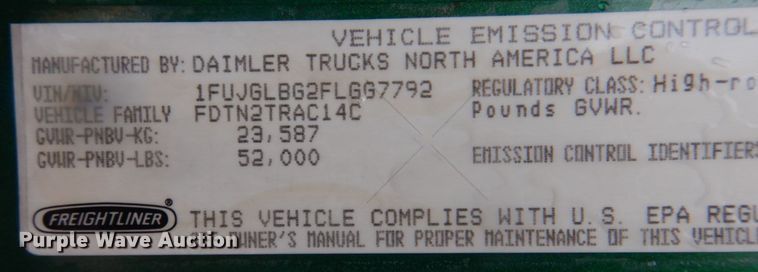 image for item DH8223 2015 Freightliner Cascadia  semi truck