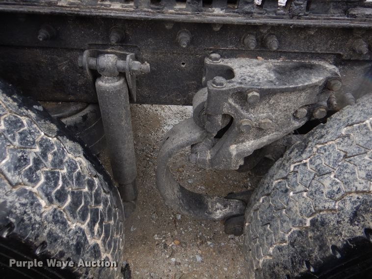 image for item DH8224 2009 Kenworth T660  semi truck