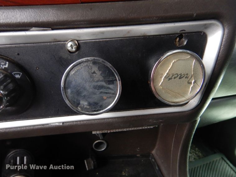 image for item DH8224 2009 Kenworth T660  semi truck