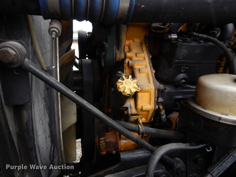 image for item DH8224 2009 Kenworth T660  semi truck