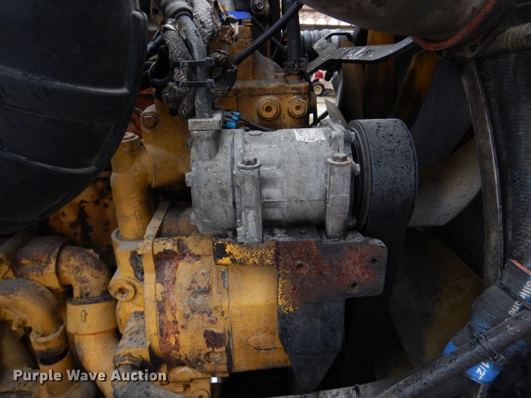 image for item DH8224 2009 Kenworth T660  semi truck