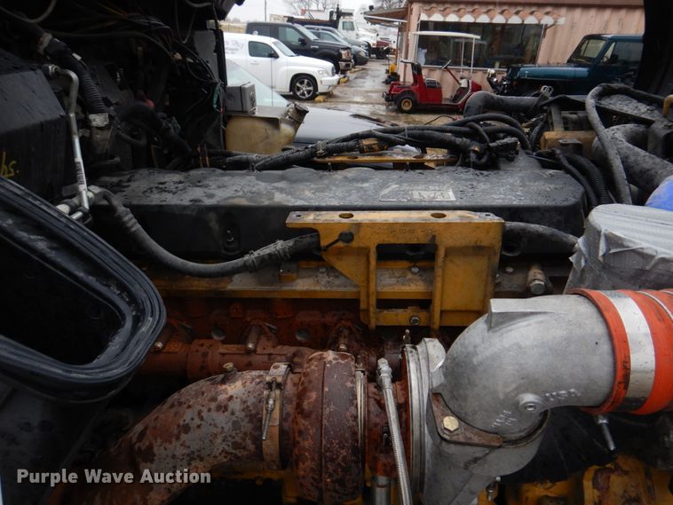 image for item DH8224 2009 Kenworth T660  semi truck