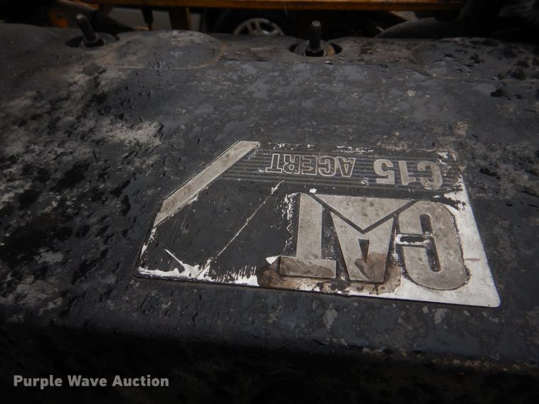 image for item DH8224 2009 Kenworth T660  semi truck