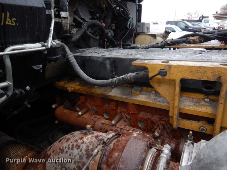 image for item DH8224 2009 Kenworth T660  semi truck