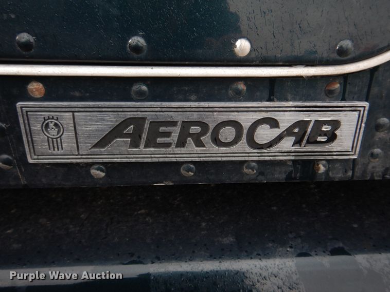 image for item DH8224 2009 Kenworth T660  semi truck