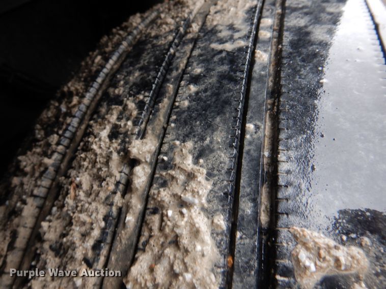 image for item DH8224 2009 Kenworth T660  semi truck