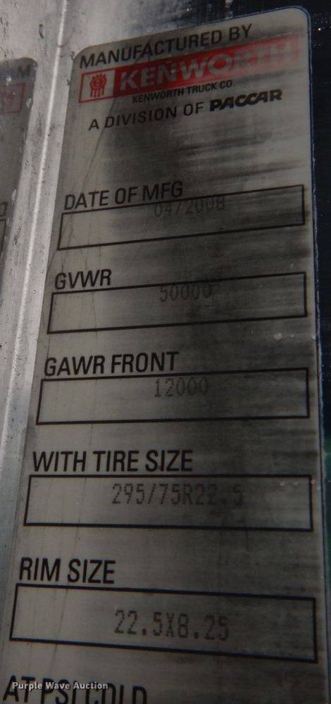 image for item DH8224 2009 Kenworth T660  semi truck