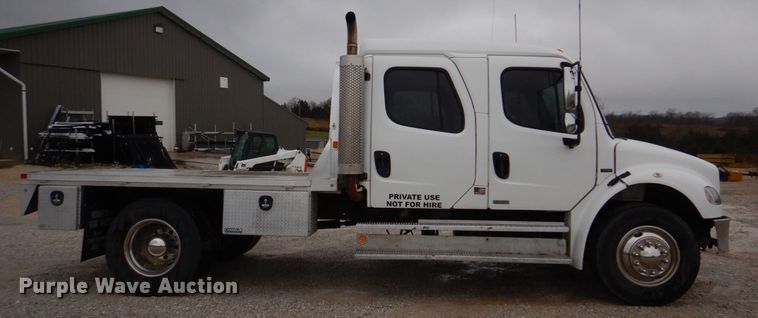 image for item DH8234 2006 Freightliner Business Class M2  flatbed truck