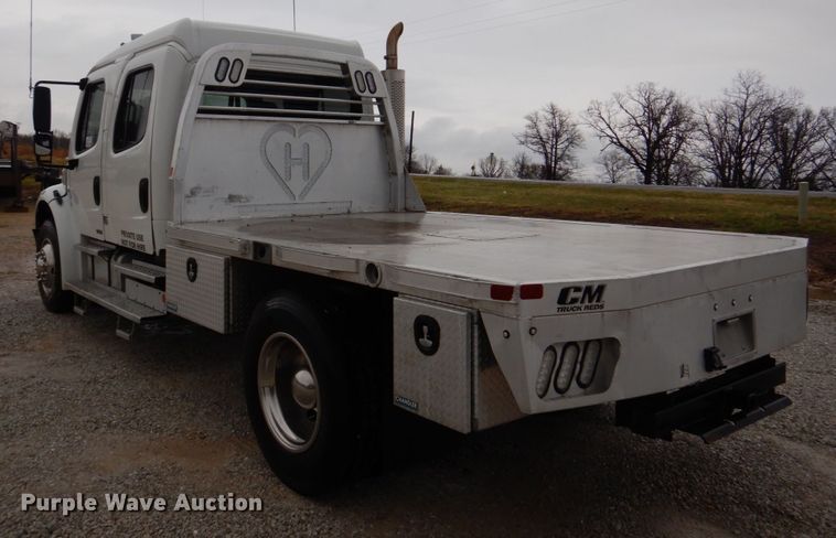 image for item DH8234 2006 Freightliner Business Class M2  flatbed truck