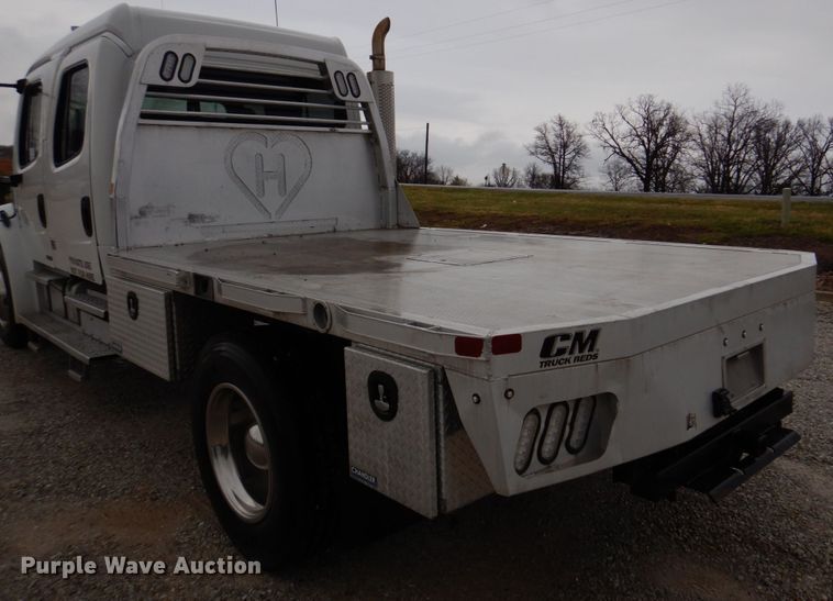 image for item DH8234 2006 Freightliner Business Class M2  flatbed truck