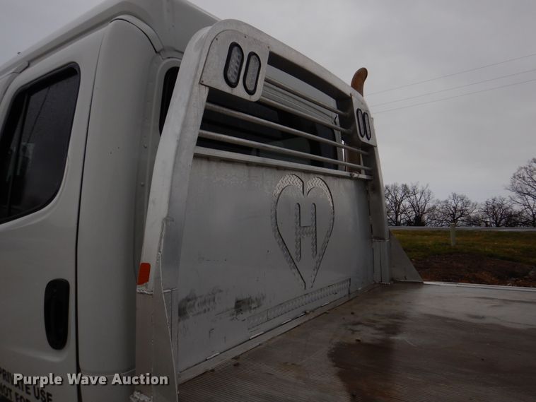 image for item DH8234 2006 Freightliner Business Class M2  flatbed truck