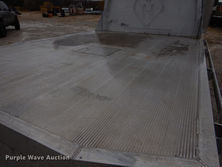 image for item DH8234 2006 Freightliner Business Class M2  flatbed truck