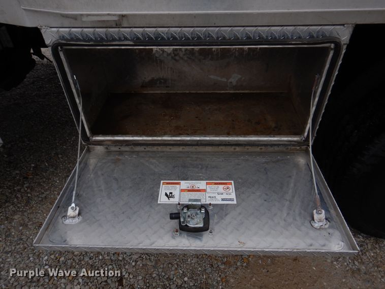 image for item DH8234 2006 Freightliner Business Class M2  flatbed truck