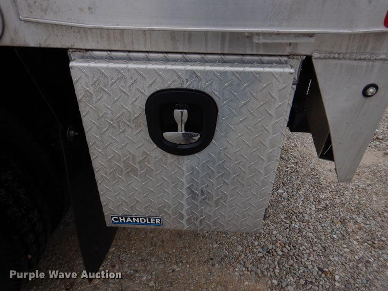 image for item DH8234 2006 Freightliner Business Class M2  flatbed truck