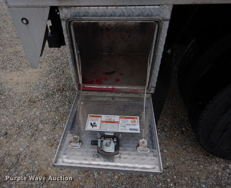 image for item DH8234 2006 Freightliner Business Class M2  flatbed truck