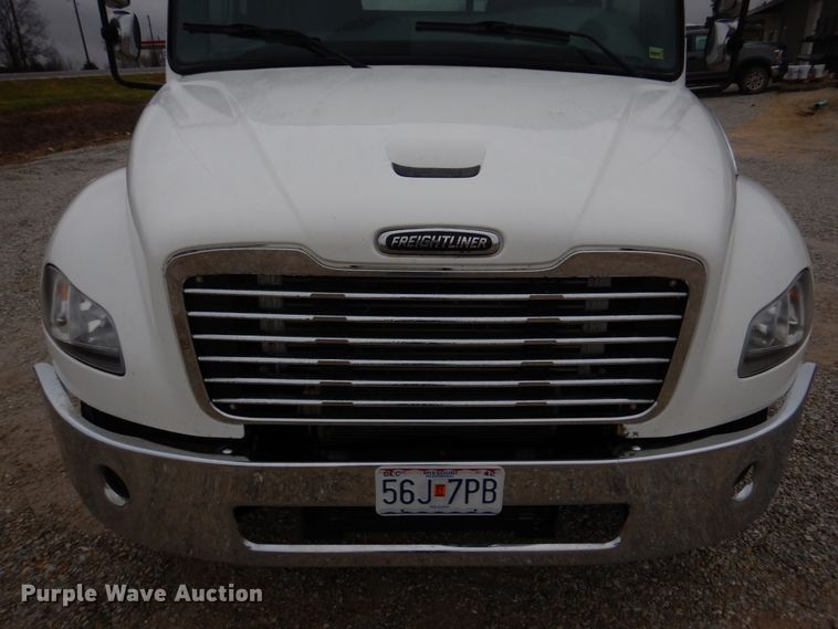 image for item DH8234 2006 Freightliner Business Class M2  flatbed truck