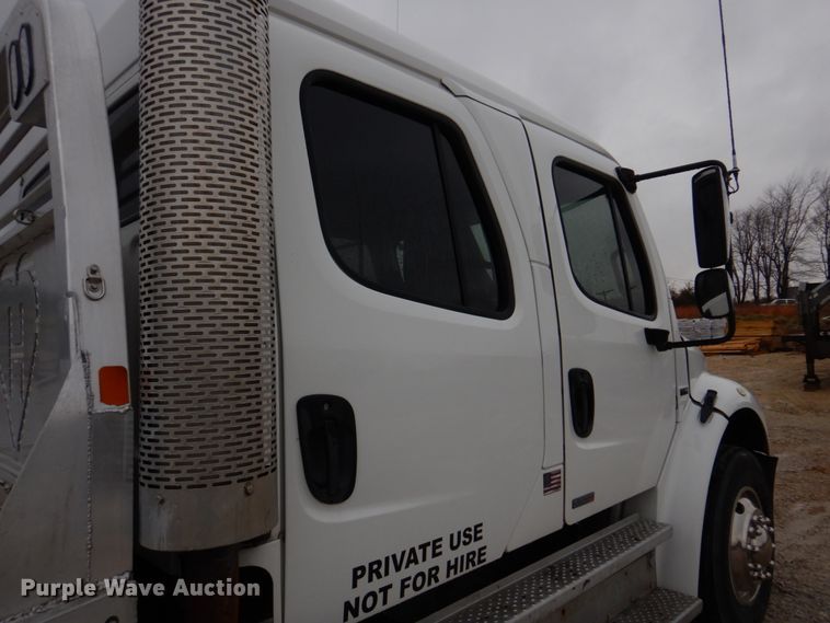 image for item DH8234 2006 Freightliner Business Class M2  flatbed truck