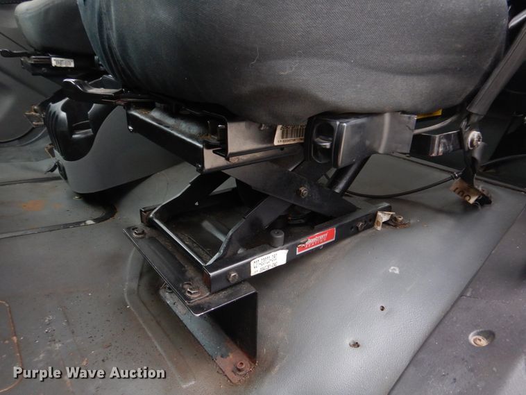 image for item DH8234 2006 Freightliner Business Class M2  flatbed truck