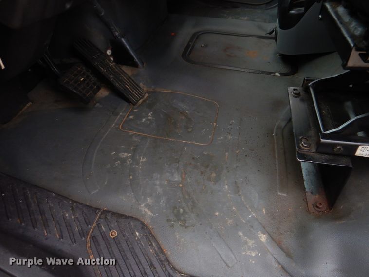 image for item DH8234 2006 Freightliner Business Class M2  flatbed truck