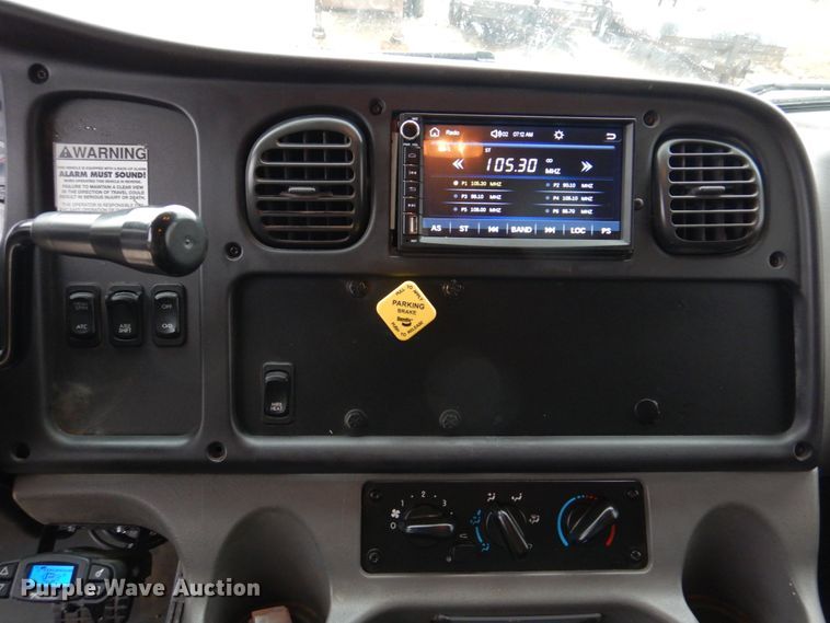 image for item DH8234 2006 Freightliner Business Class M2  flatbed truck