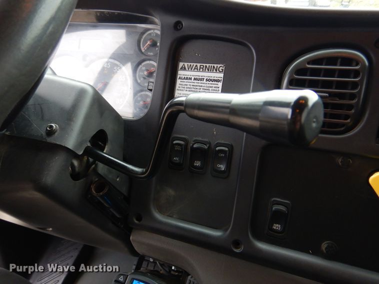 image for item DH8234 2006 Freightliner Business Class M2  flatbed truck