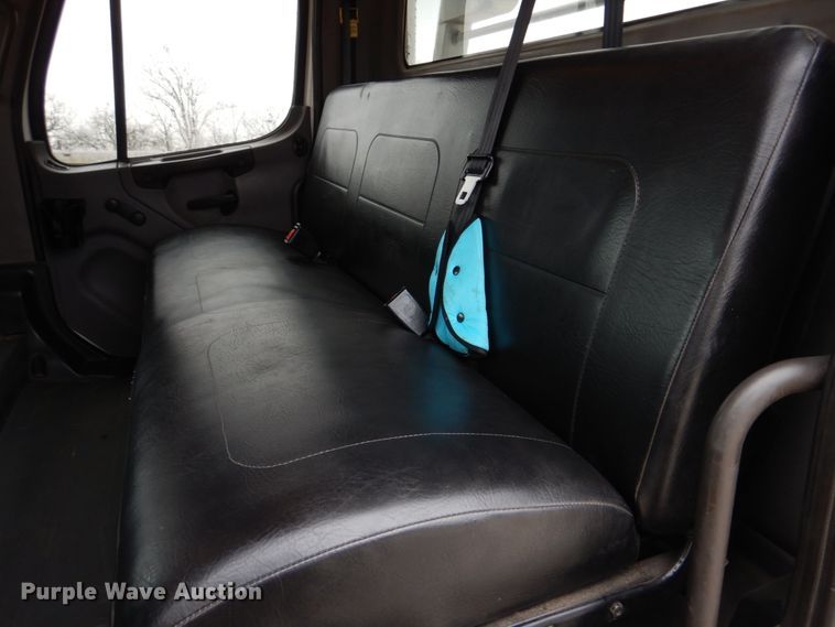 image for item DH8234 2006 Freightliner Business Class M2  flatbed truck