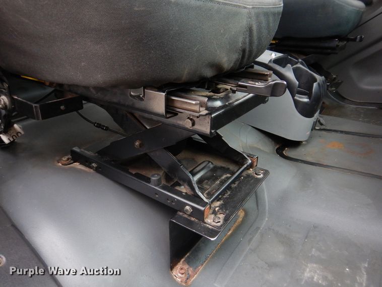 image for item DH8234 2006 Freightliner Business Class M2  flatbed truck