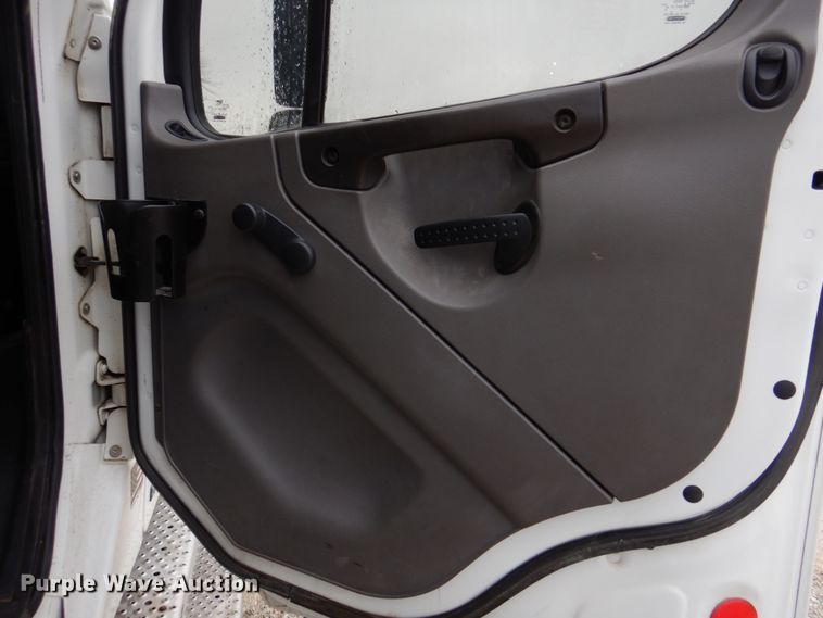 image for item DH8234 2006 Freightliner Business Class M2  flatbed truck