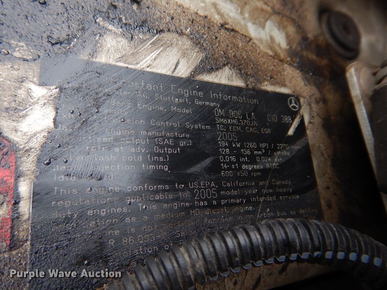 image for item DH8234 2006 Freightliner Business Class M2  flatbed truck