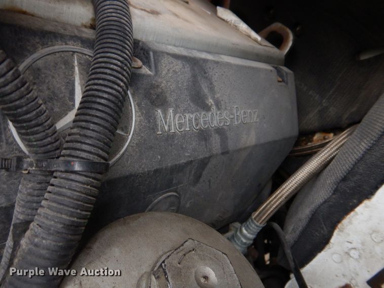 image for item DH8234 2006 Freightliner Business Class M2  flatbed truck