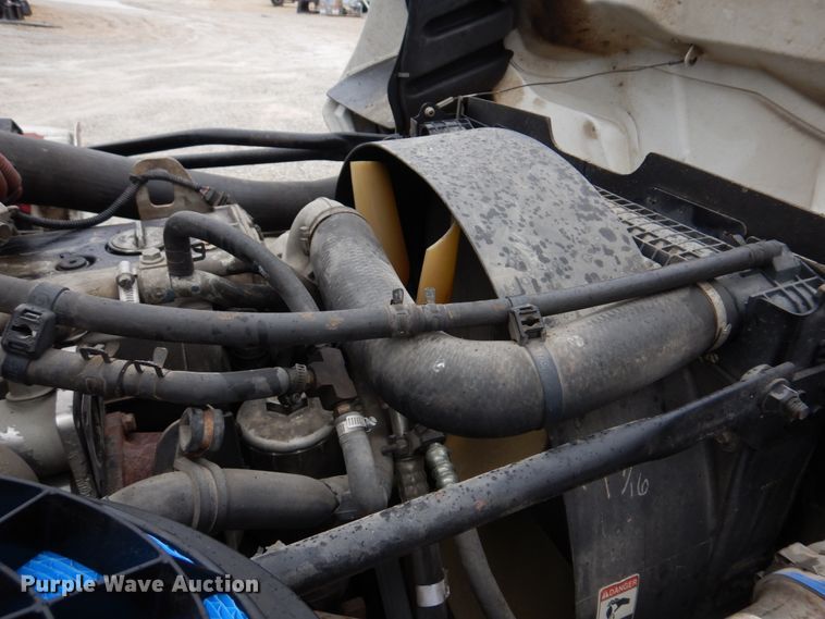 image for item DH8234 2006 Freightliner Business Class M2  flatbed truck