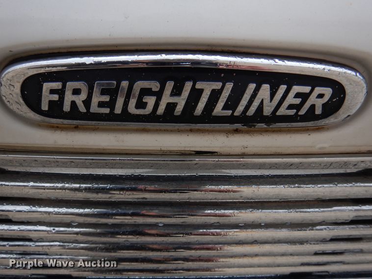 image for item DH8234 2006 Freightliner Business Class M2  flatbed truck