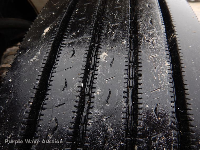 image for item DH8234 2006 Freightliner Business Class M2  flatbed truck