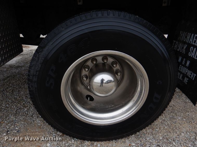 image for item DH8234 2006 Freightliner Business Class M2  flatbed truck