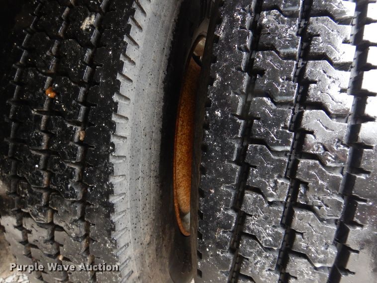 image for item DH8234 2006 Freightliner Business Class M2  flatbed truck