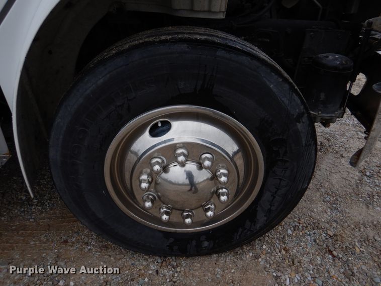 image for item DH8234 2006 Freightliner Business Class M2  flatbed truck