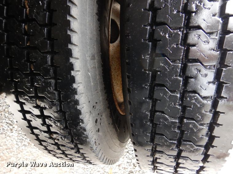 image for item DH8234 2006 Freightliner Business Class M2  flatbed truck