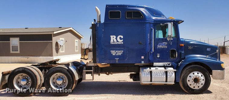 image for item DJ8928 1999 International 9200  semi truck