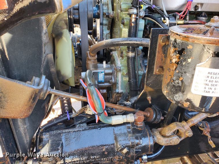 image for item DJ8928 1999 International 9200  semi truck