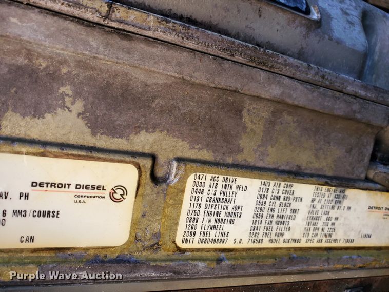 image for item DJ8928 1999 International 9200  semi truck